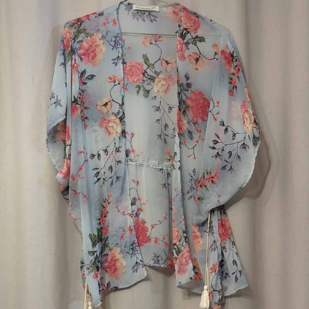 Light Blue/Gray Floral Kimono Top by Shein